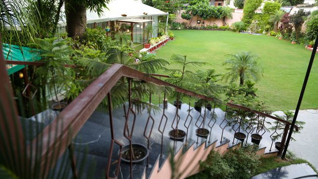 Inderlok Hotel Dehradun Exteriör bild